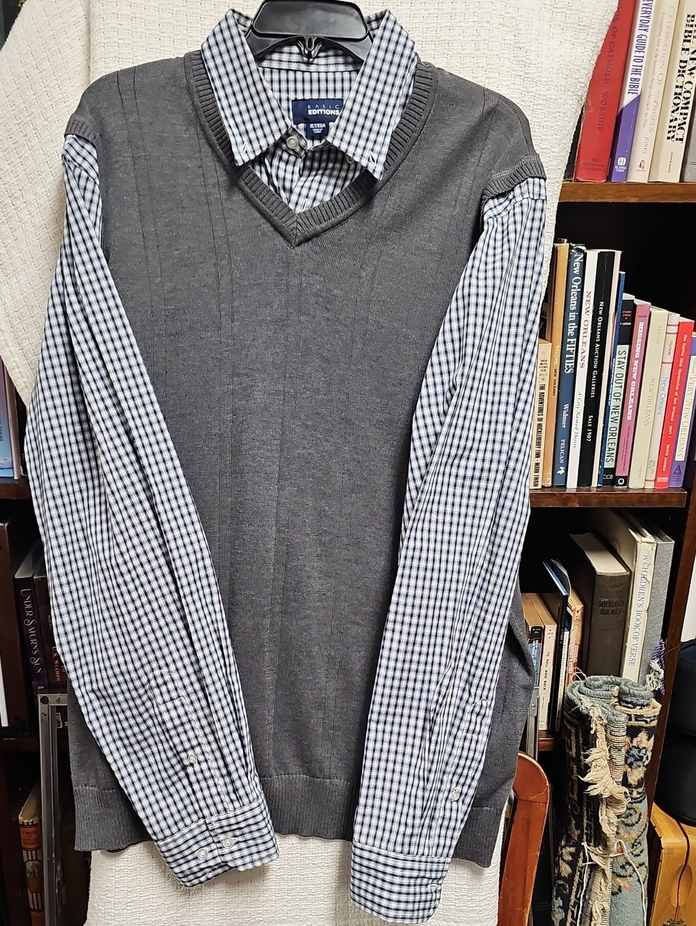 Basic Editions Men's V-Neck Gray Sweater Vest